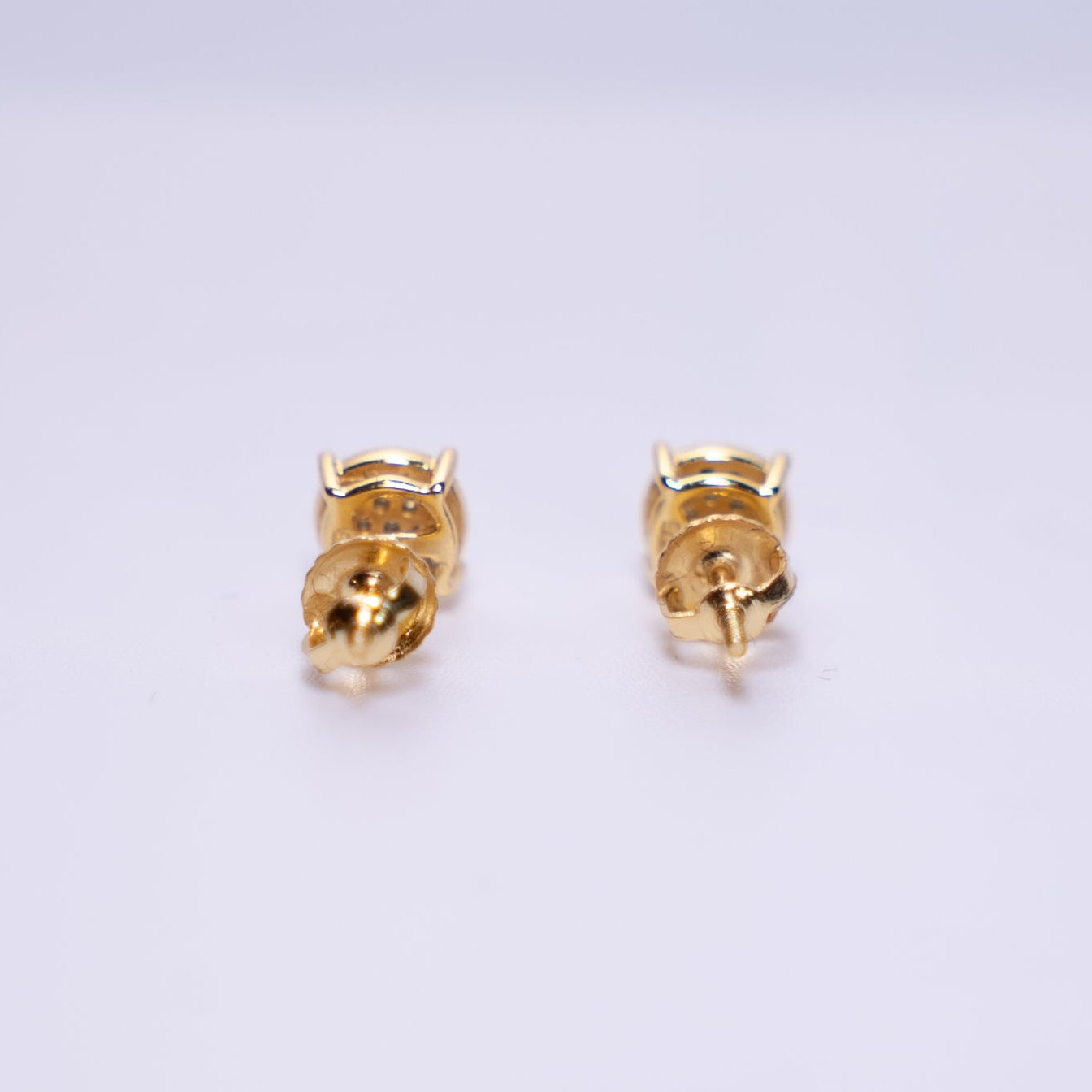 6.5mm Round Prong Studs | Gold | VVS